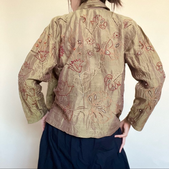 🪴Vintage Y2K Silk Green Embroidered Top🪴 - Picture 3 of 10